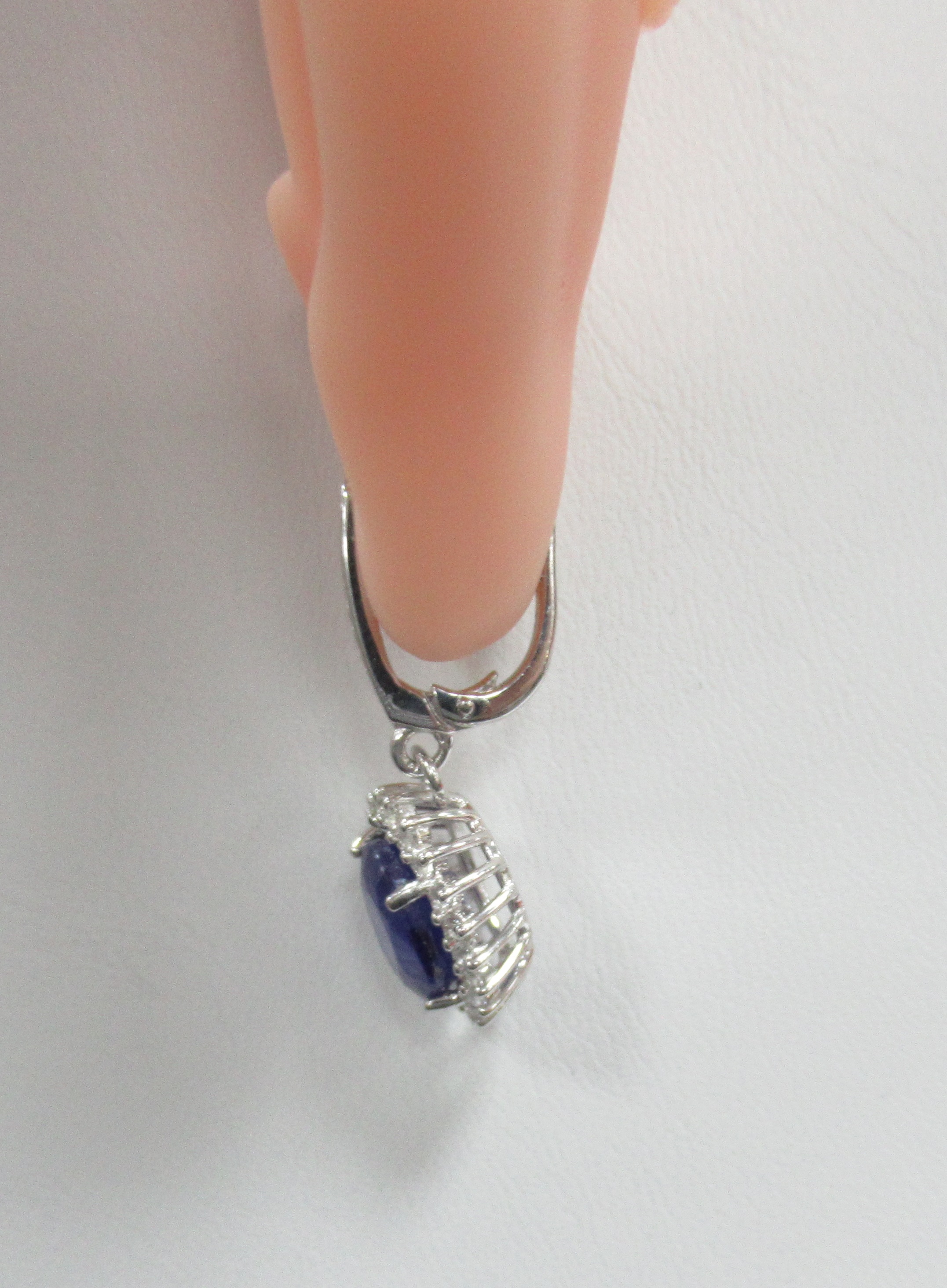 Серебряные серьги с сапфирами